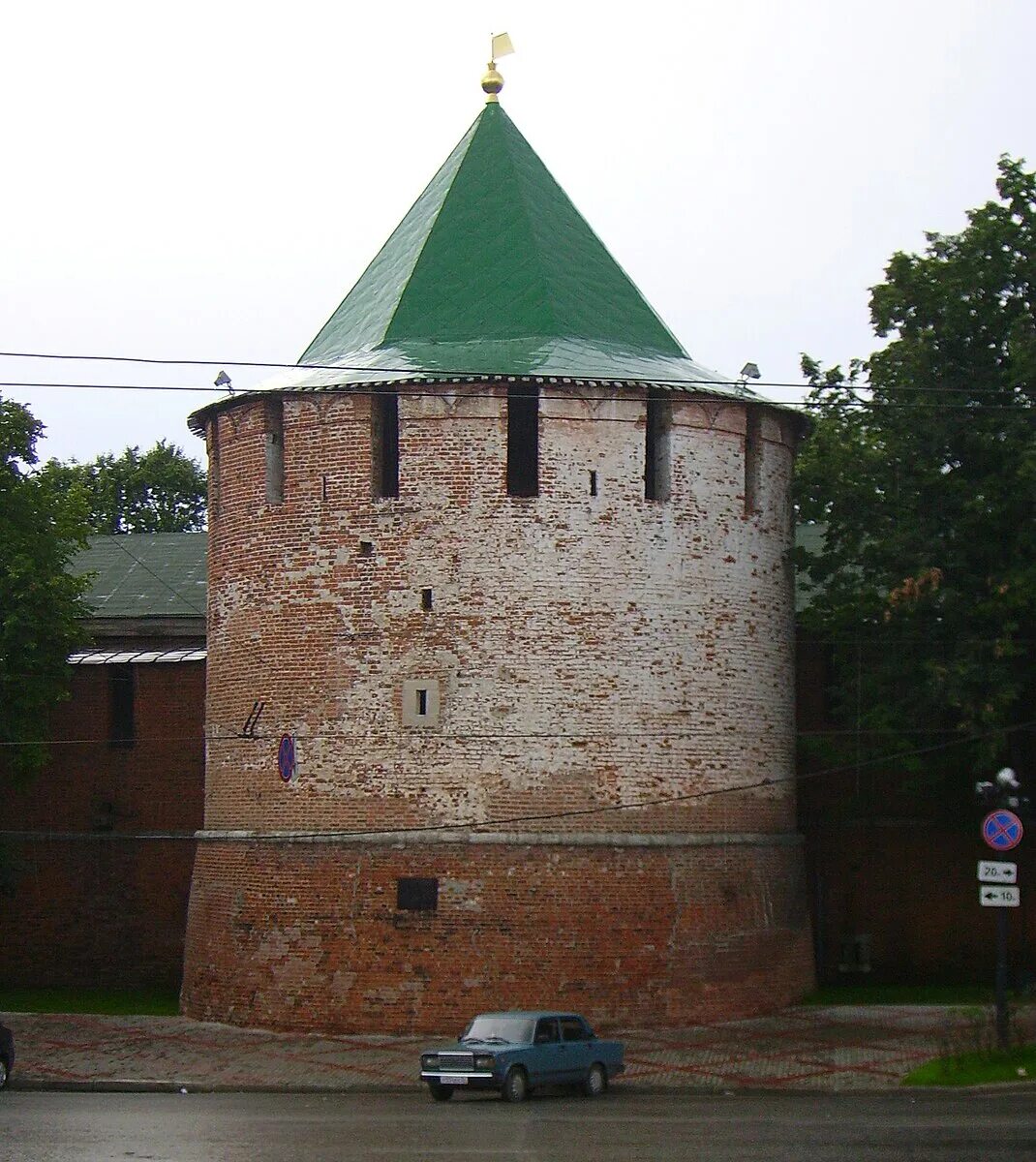 Нижегородский кремль башни фото Файл:Nizhny Novgorod Porokhovaya tower.jpg - Википедия