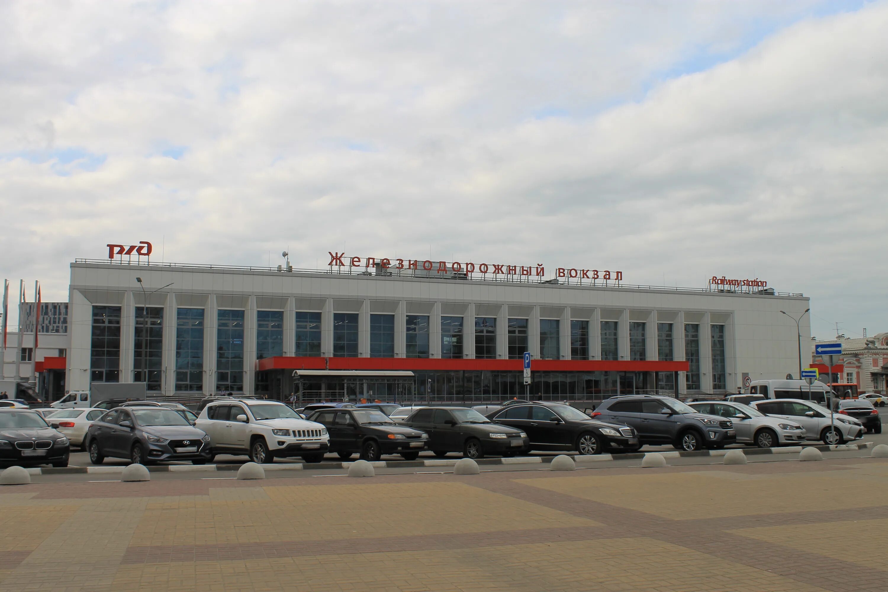 Нижегородский вокзал фото File:Здание Московского вокзала в Нижнем Новгороде.jpg - Wikimedia Commons