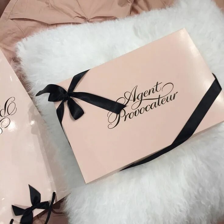 Нижнее белье агент провокатор фото Pin on Luxury Lifestyle Luxury paper bag, Agent provocateur, Soft pink photo
