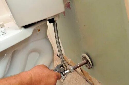 Нижнее подключение унитаза к водопроводу Демонтаж и установка унитаза в Ермолино: 112 сантехников с отзывами и ценами на 
