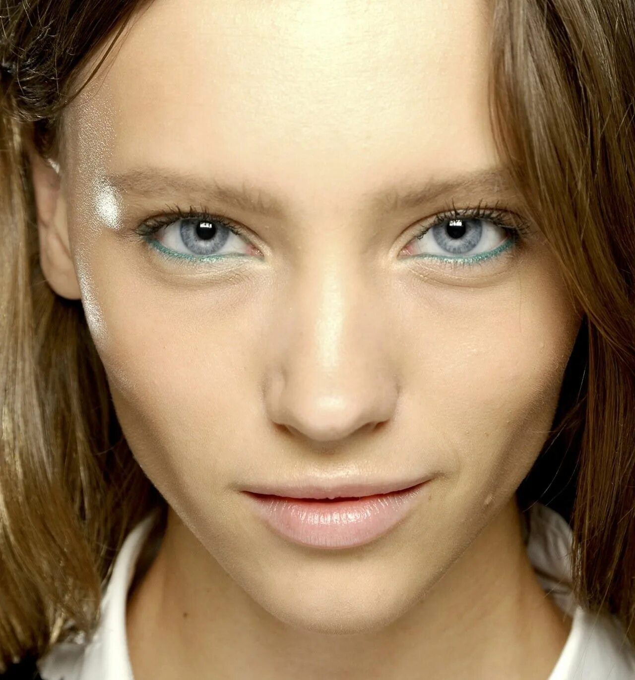 Нижнее веко фото É carnaval! Inspirações e dicas práticas de make Dia de Beauté Hair and makeup t