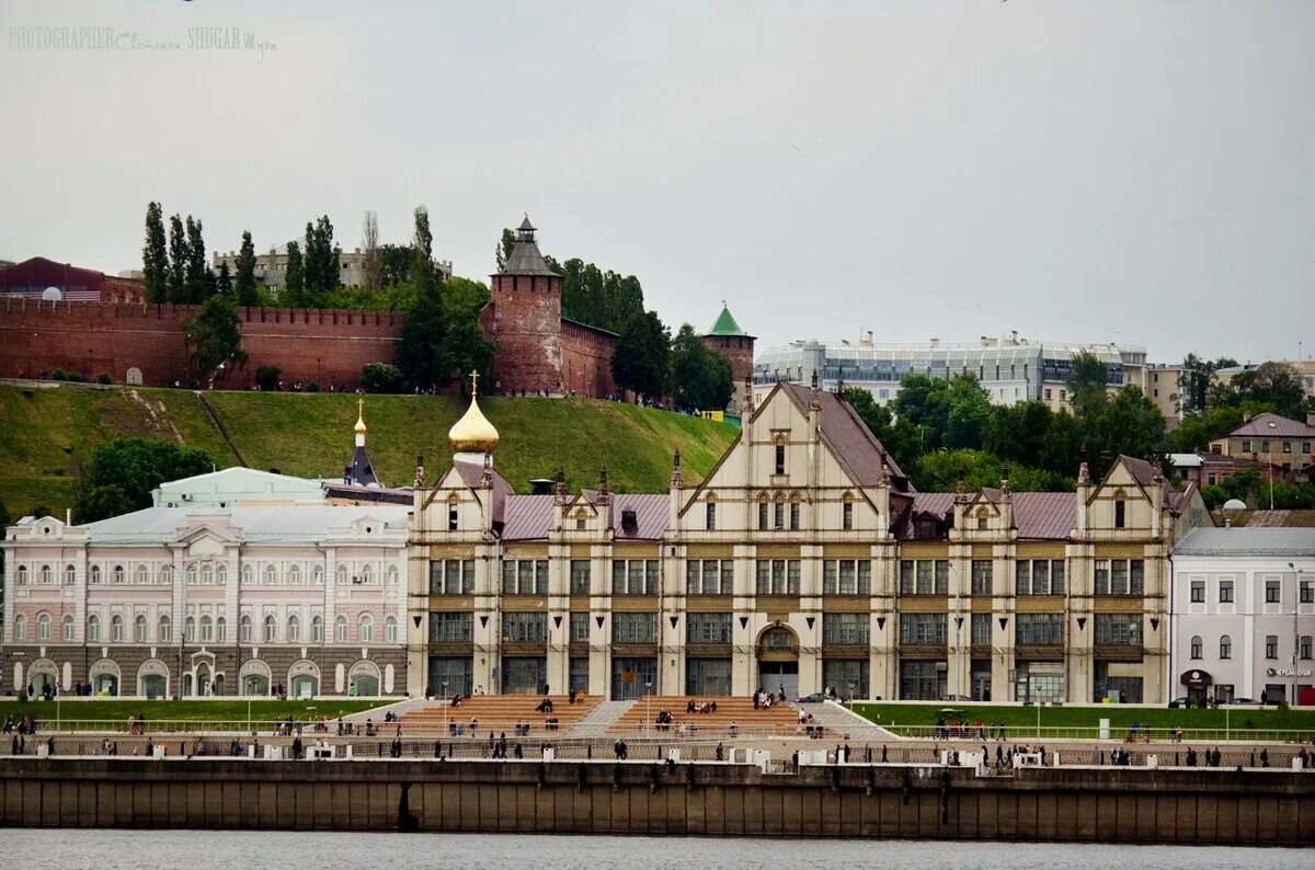 Нижневолжская набережная нижний новгород фото Синезаборск. Почему нижегородцев коробит от небесного профнастила Света Шуга Дзе