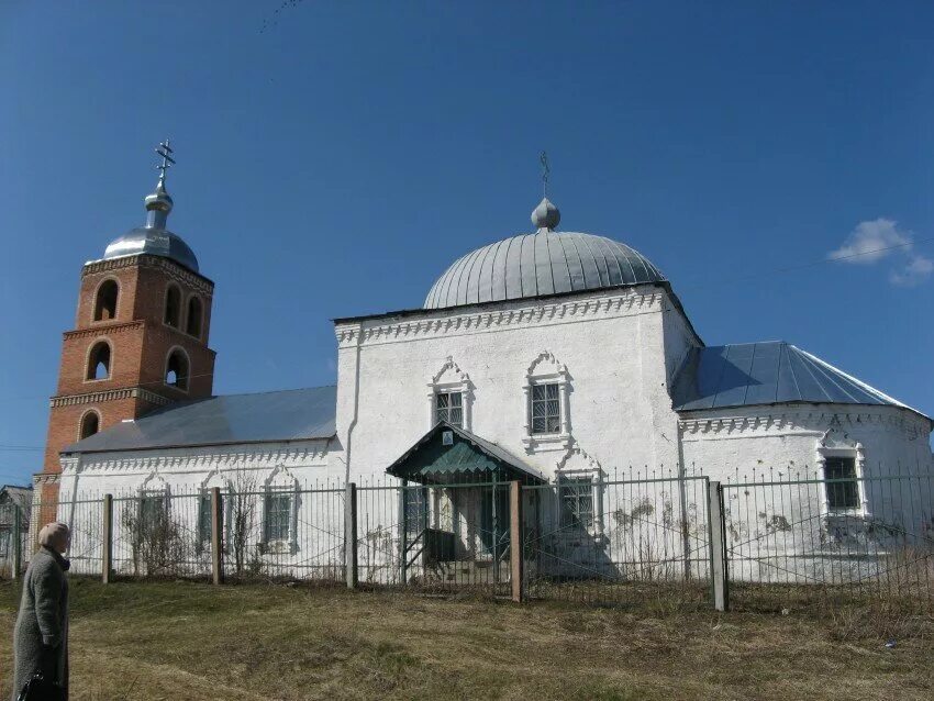 Нижние вязовые фото Церковь Троицы Живоначальной, православный храм, ул. Ленина, 100, п. г. т. Нижни