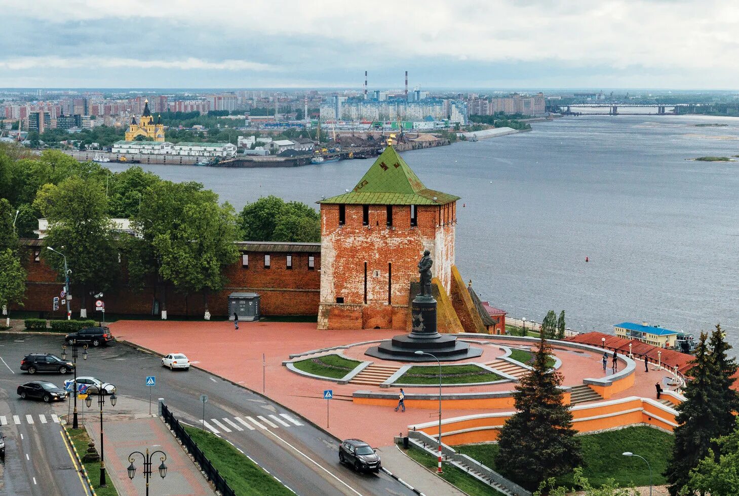 Нижний фото города достопримечательности Александра Шарова: "Чаще всего иностранцы уезжают от нас с мнением: "Мы и не зна