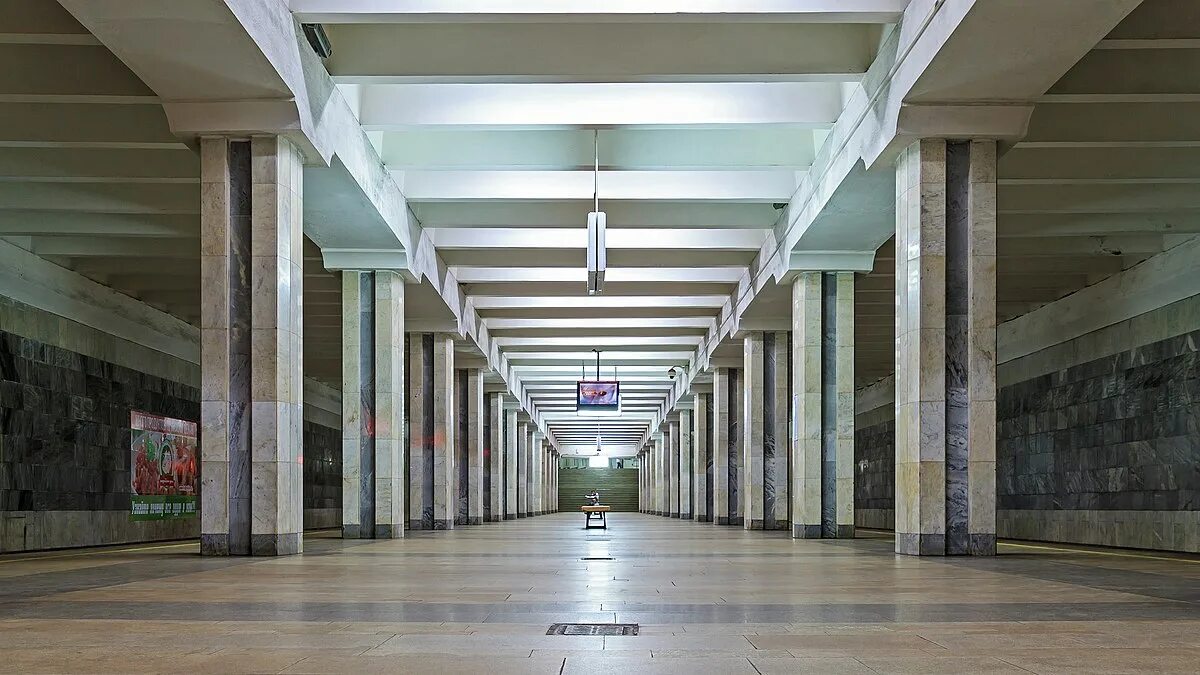 Нижний фото метро Файл:NN Metro Kirovskaya station 08-2016.jpg - Википедия