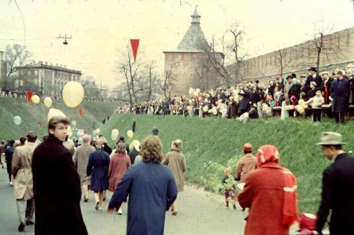 Нижний новгород 1 мая фото Как в Нижнем Новгороде отмечали 1 мая в 1960 году NNStories - Нижний Новгород Дз