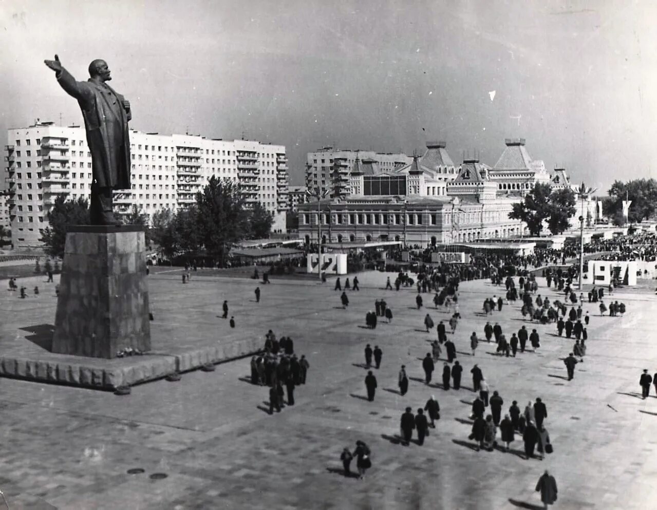 Нижний новгород фото ссср Из истории Канавинского района Площадь Ленина. 1971 год #МузейКанавиноНН #библио