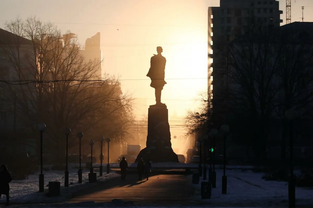 Нижний новгород горький фото Памятник Максиму Горькому подсветят в Нижнем Новгороде в 2021 году Нижегородская