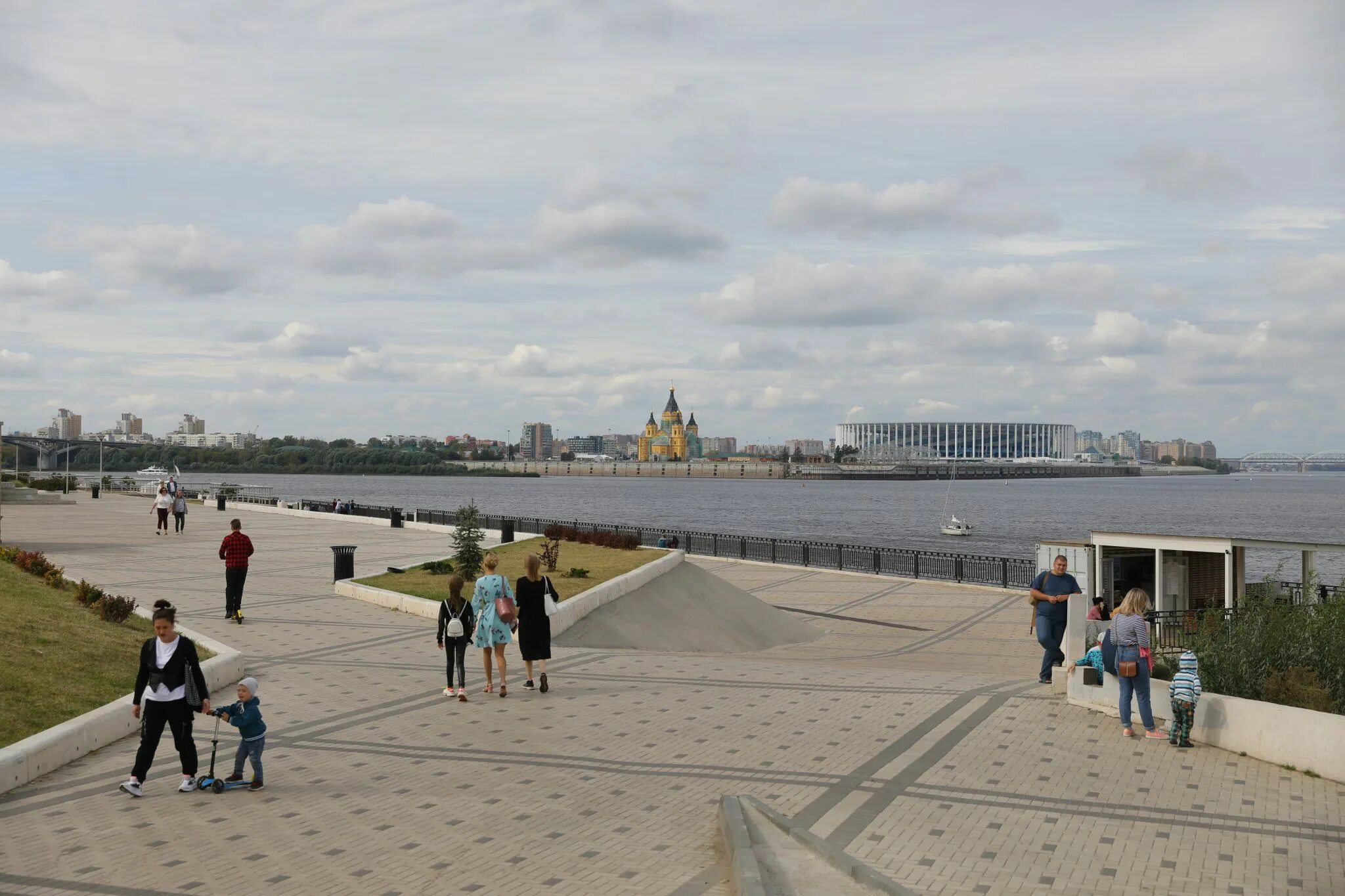 Нижний новгород набережная фото В мэрии рассказали, почему генераторы все еще работают на Нижневолжской набережн