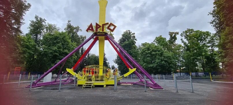 Нижний новгород парк белинского фото В парке Белинского появился новый аттракцион - качели "Арго" Его осмотрели специ