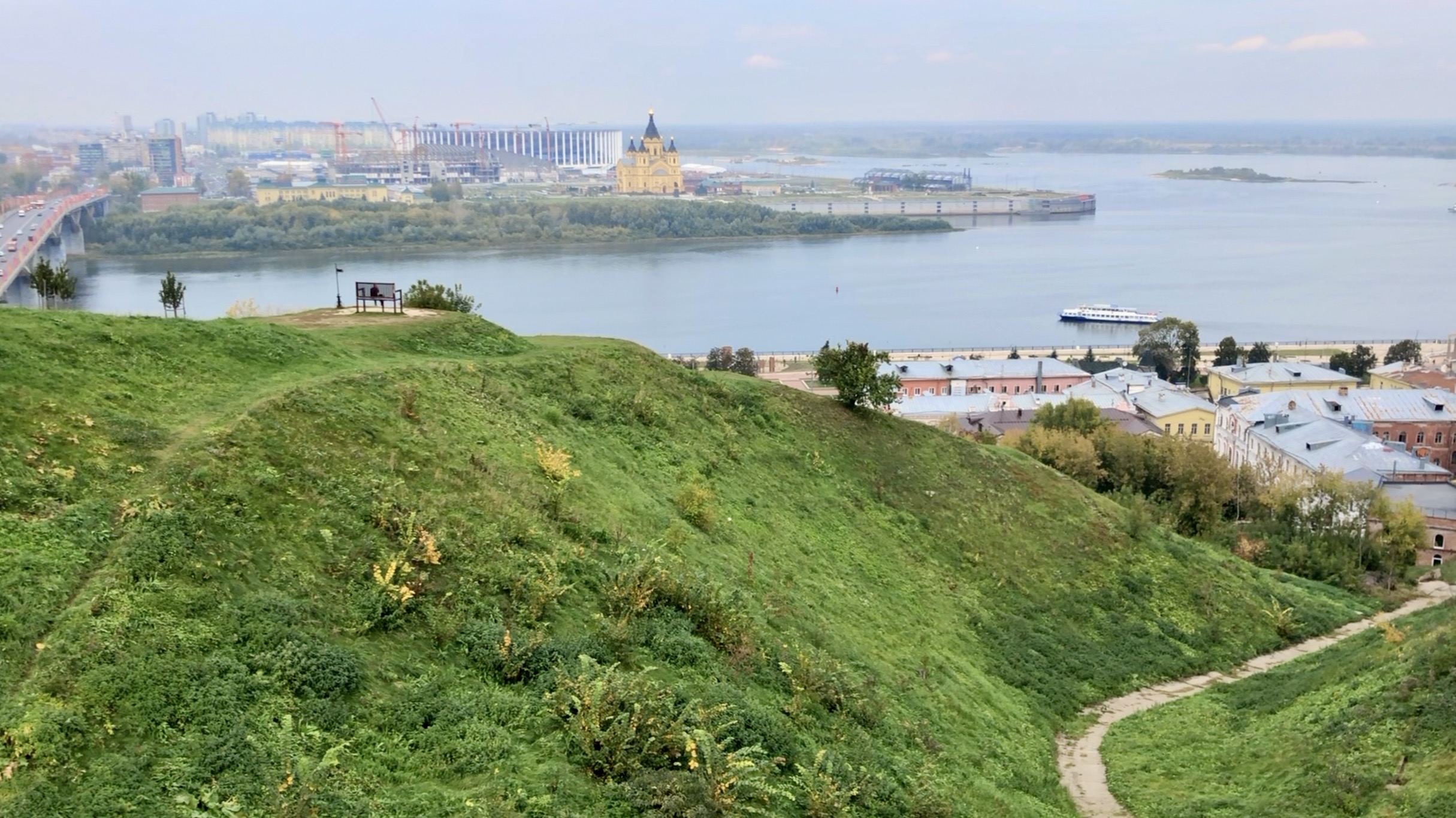 Нижний новгород в сентябре фото Осенняя набережная Федоровского. Туристы из Москвы. Нижний Новгород. Сентябрь 20