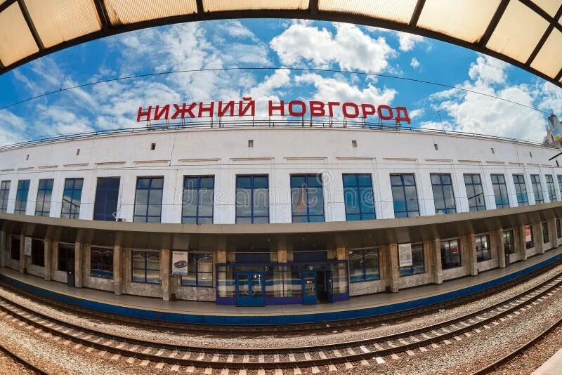 Нижний новгород железнодорожный вокзал фото Стержень рельса Moskovsky в Nizhny Новгород. Россия Редакционное Стоковое Изобра