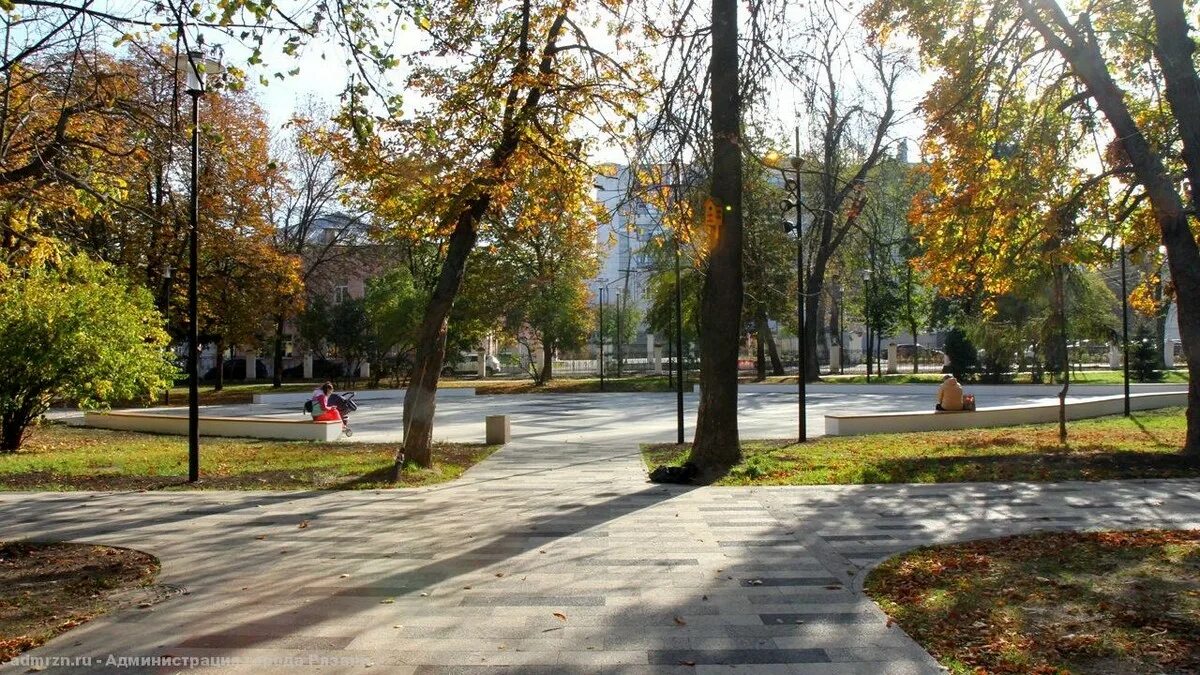 Нижний парк рязань фото В Верхнем городском парке в Рязани установили скамейки со светодиодной