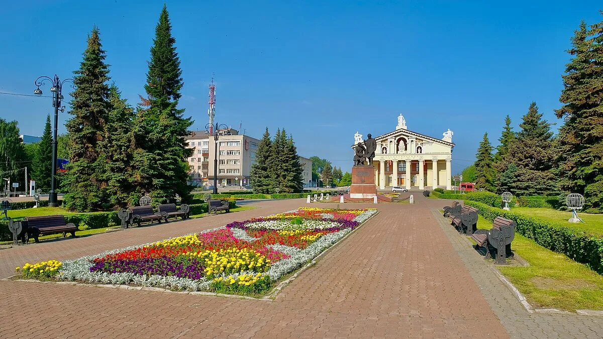 Нижний тагил фото 2024 Файл:Teatralnaya Square (Nizhny Tagil) - 8.jpg - Википедия