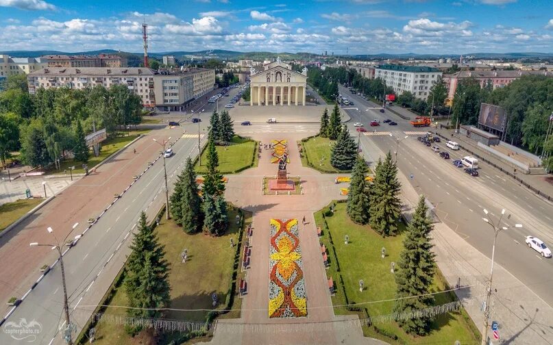 Нижний тагил фото города НИЖНИЙ ТАГИЛ ВСТРЕЧАЕТ "БОЛЬШИЕ ГАСТРОЛИ" Нижний Тагил понемногу превращается в 