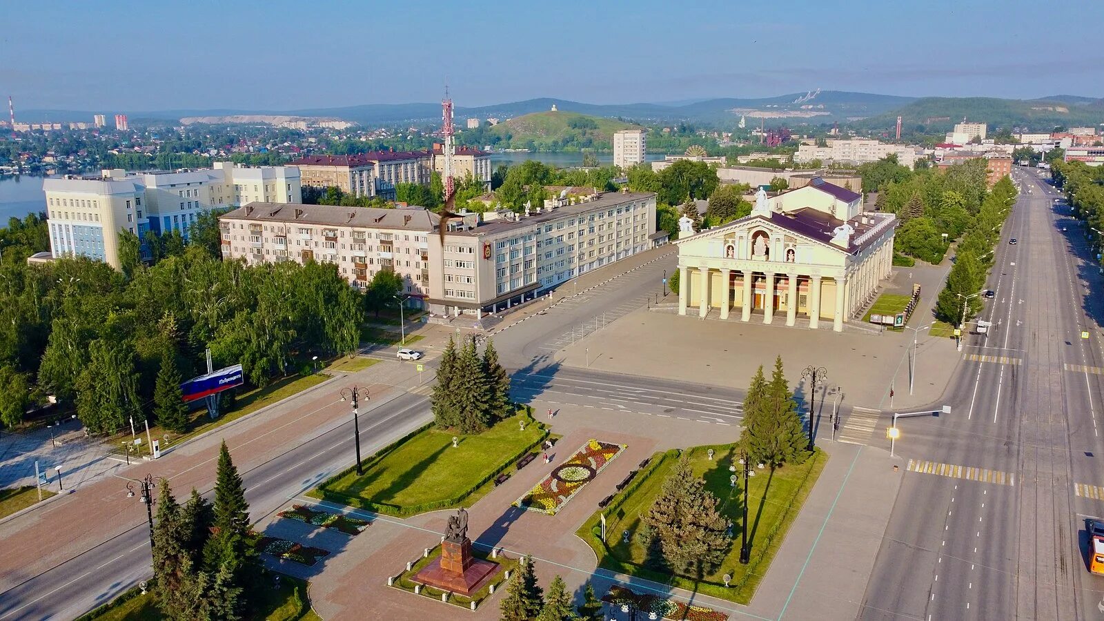 Нижний тагил красивые фото Файл:Teatralnaya Square (Nizhny Tagil) - 1.jpg - Википедия