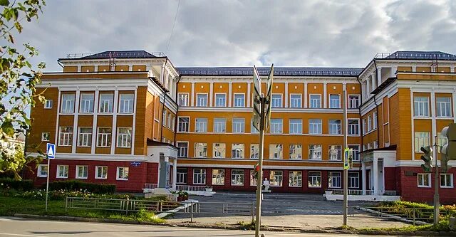 Нижний тагил школа фото File:Нижний Тагил Ильича 12 1.jpg - Wikimedia Commons