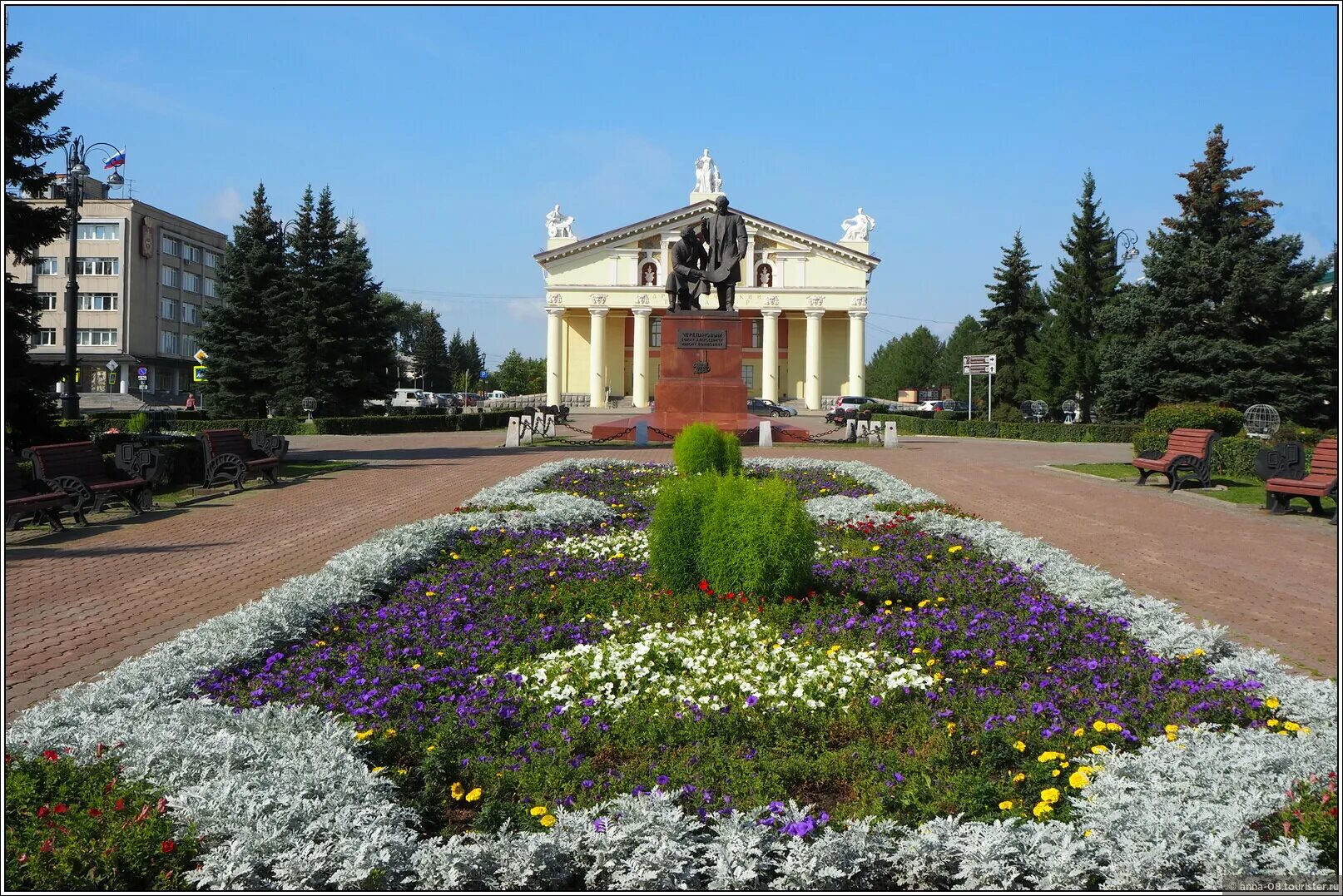 Нижний тагил центр фото Театральный сквер в Нижнем Тагиле, отзыв от Anna_08 - "Театральный сквер и окрес