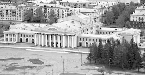 Нижний тагил внутри фото УЛИЦА ПРОСЛАВЛЕННОГО ДИРЕКТОРА УРАЛВАГОНЗАВОДА "Улицы Нижнего Тагила": об улице 