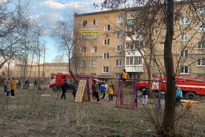 Нижний тагил взрыв газа фото Окна повылетали, бабуля в реанимации": в свердловской пятиэтажке взорвался газ, 
