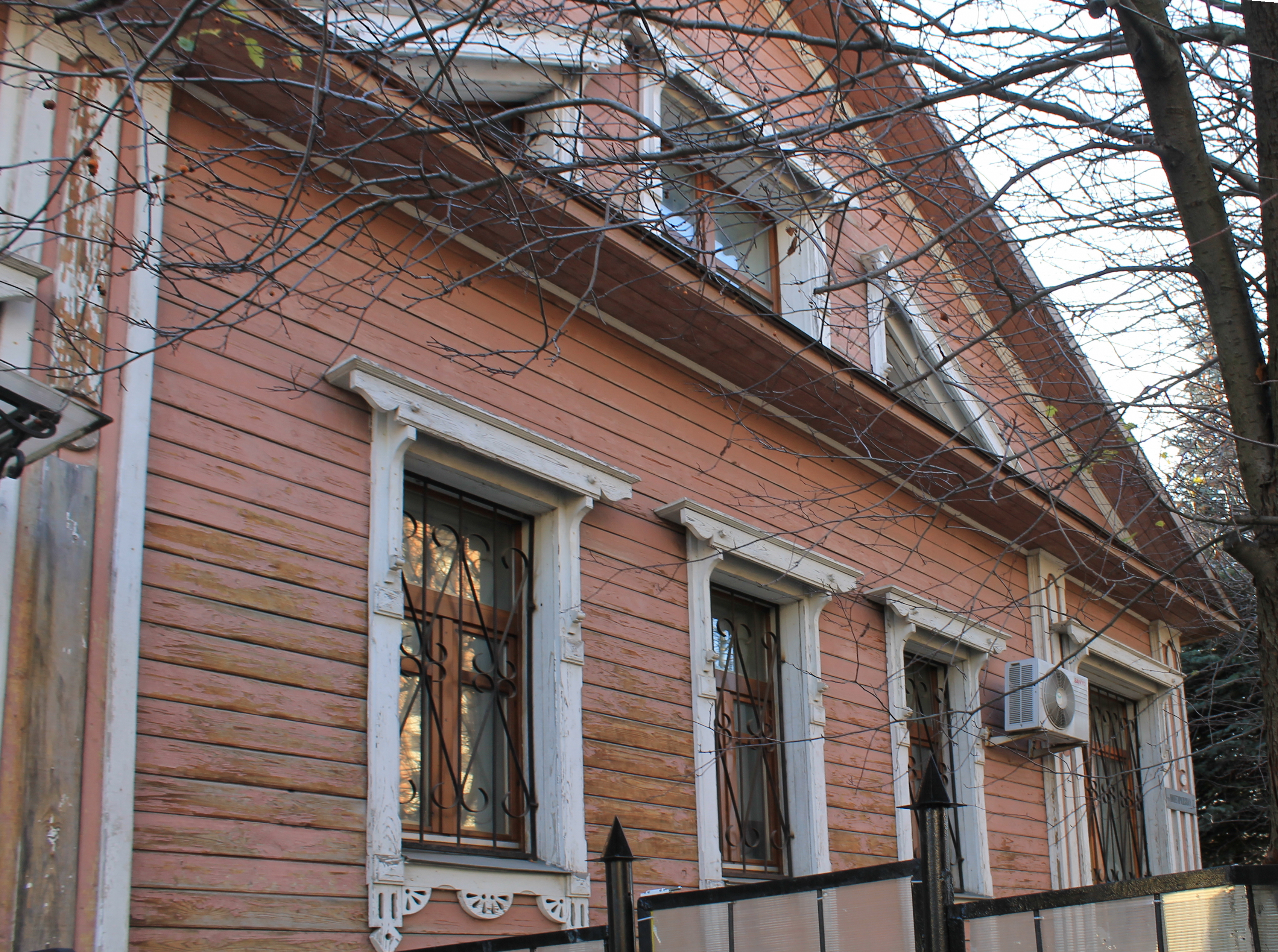 Нижняя 12 фото File:Нижегородская 12 окна.jpg - Wikimedia Commons