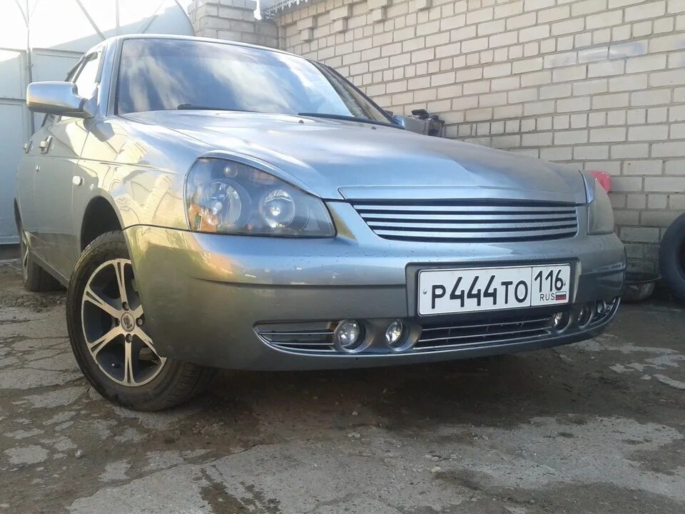Нижняя решетка бампера приора 1 тюнинг Сабли и нижняя решетка в цвет - Lada Приора седан, 1,6 л, 2007 года тюнинг DRIVE