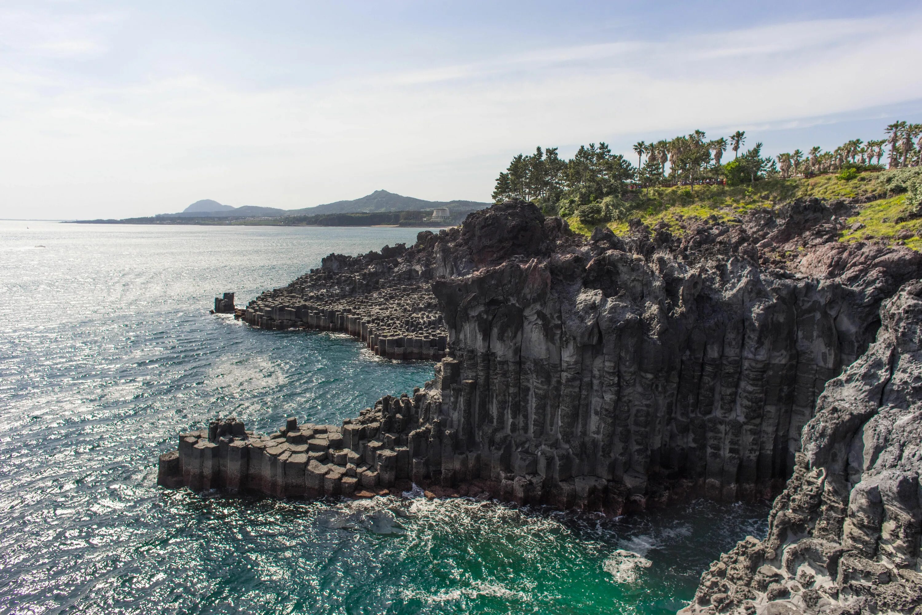 Остров в корее чеджудо фото Jusangjeolli cliffs (Jeju Island South Korea) OC 6000x4000 -Please check the web