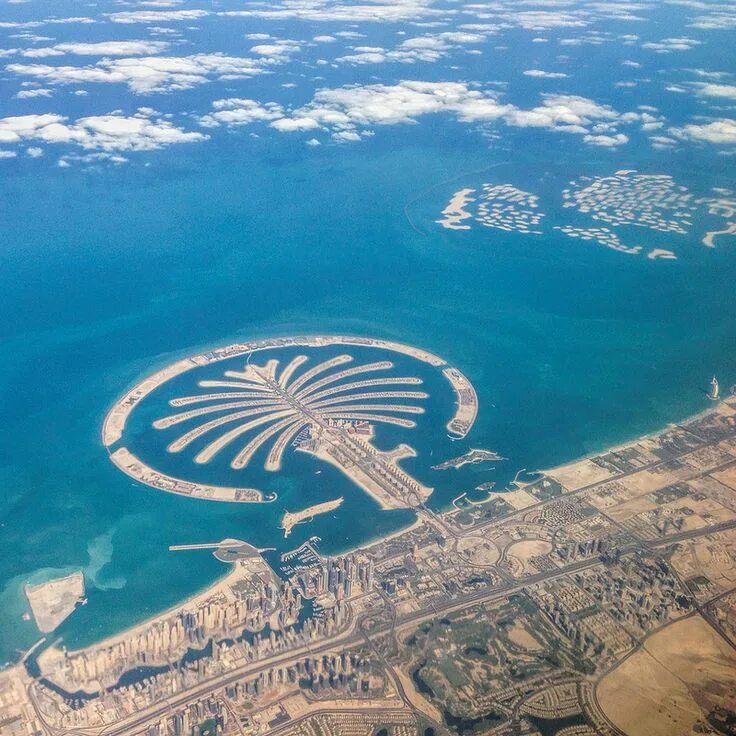 Остров в виде пальмы фото Palm Jumeirah & The World - Dubai, UAE (23 October 2013) Palm jumeirah, Dubai ae
