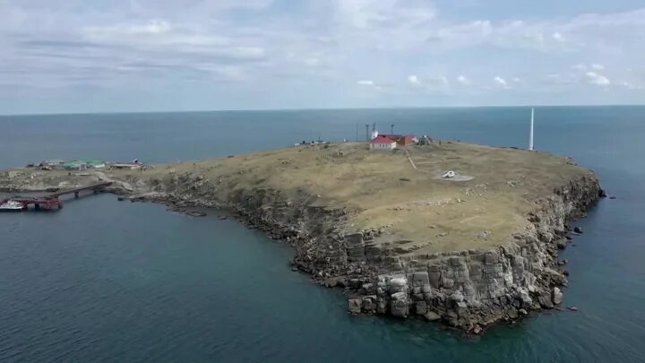 Остров змеиный в черном море фото Стало ясно, почему Россия вывела гарнизон с острова Змеиный - СМИ2