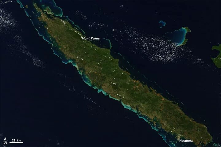 Острова со спутника фото Grande Terre