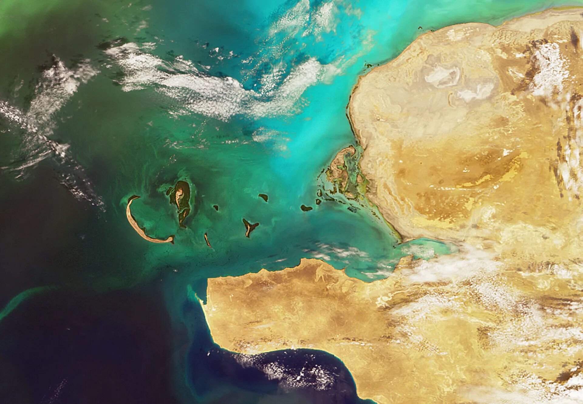 Острова в каспийском море фото ESA - Earth from Space: Treasure peninsula