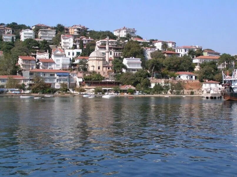 Острова в стамбуле фото Kınalıada, İstanbul’un en küçük adasıdır. Çınar, Teşvikiye ve Manastır Tepesi ol