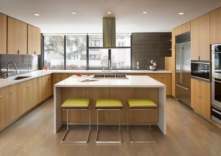 Островная планировка кухни Menlo Park Townhouse by John Lum Architecture HomeAdore Kitchen interior design 