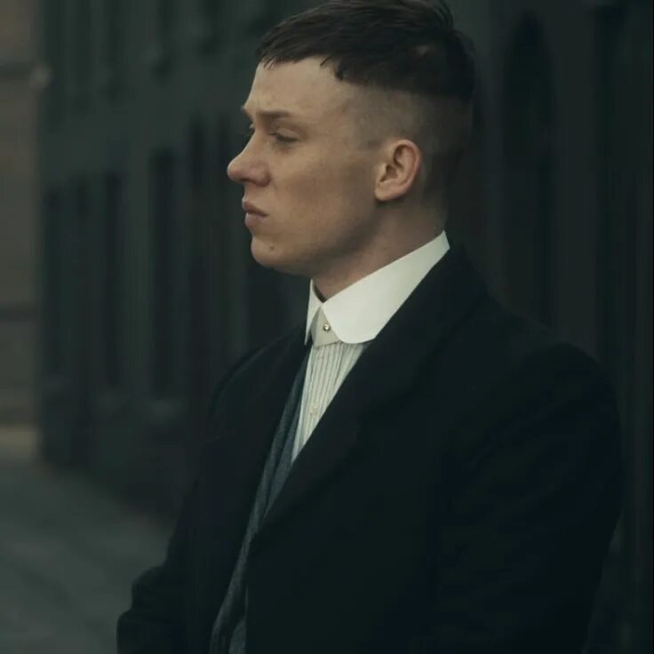 Острые козырьки прически LAZY ICONS ™ - john shelby icons John shelby peaky blinders, Joe cole, Peaky bli
