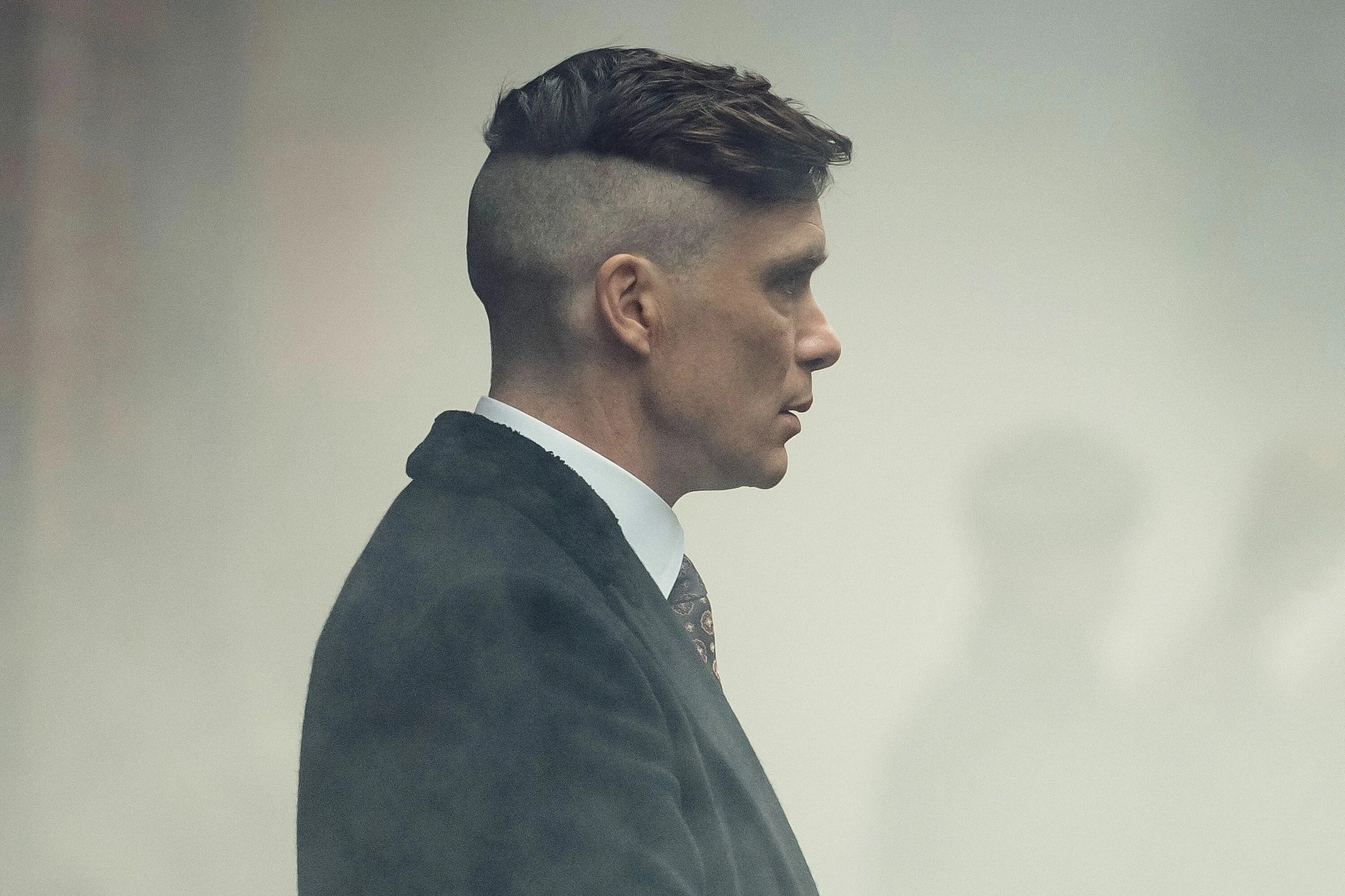 Острые прически мужские Pin su Peaky blinders Tagli di capelli corti da uomo, Acconciature da uomo, Cape