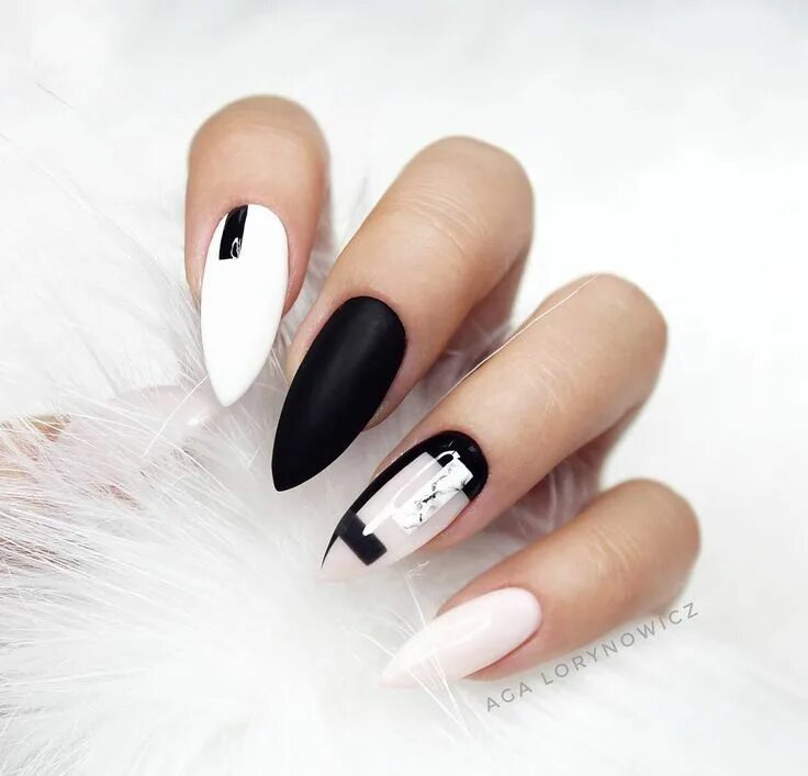 Острый черно белый маникюр Agnieszka Lorynowicz on Instagram: "@semilac 001 Strong White, 016 Grunge, 031 B