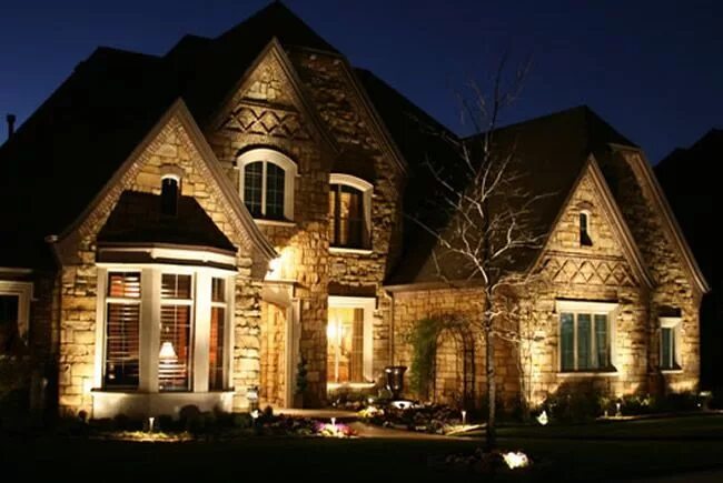 Освещение частного дома фото Landscape Lighting in Fort Worth and Dallas TX Area Exterior house lights, House