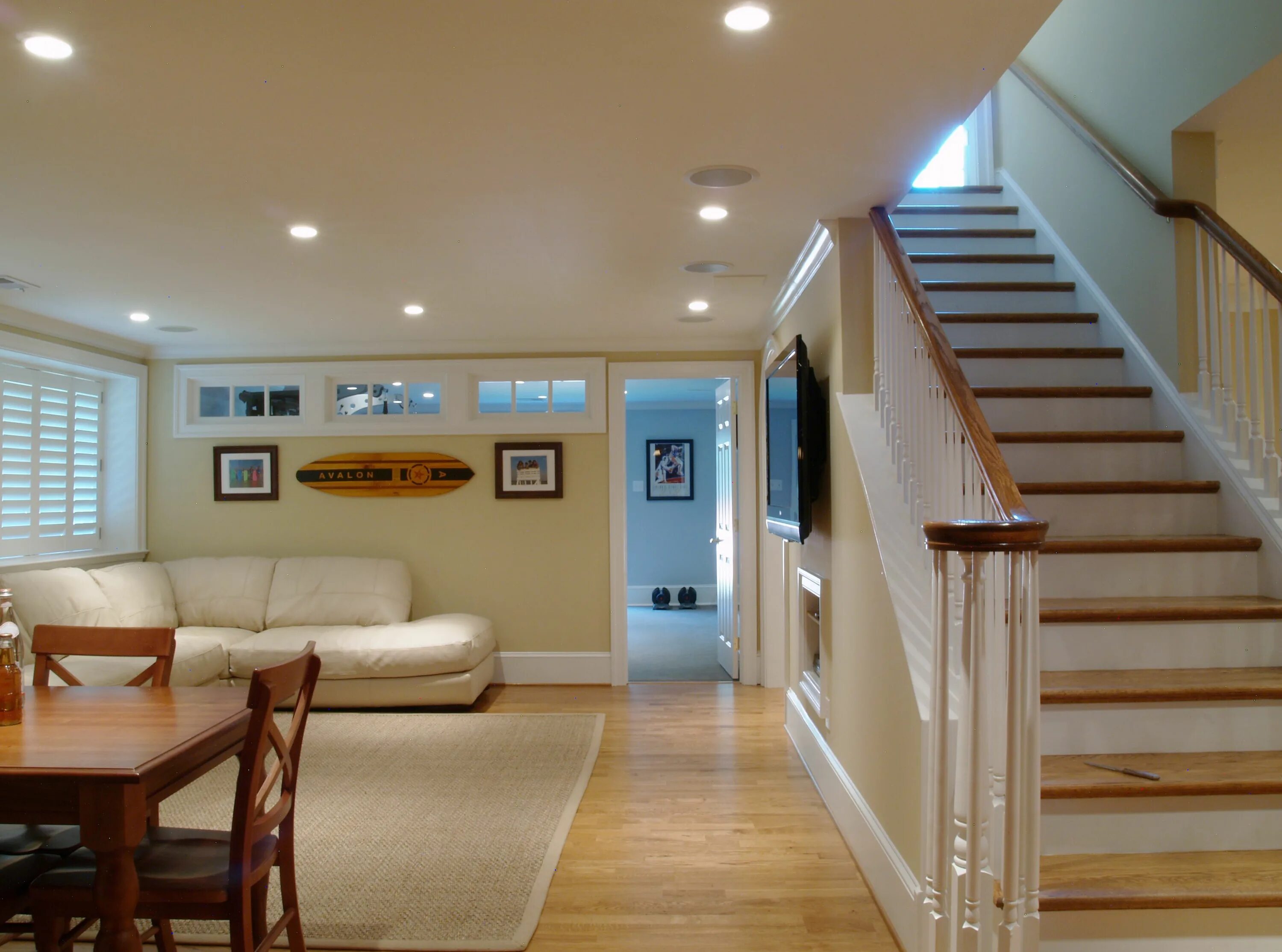 Освещение дома внутри фото finished basement idea Basement remodeling, Basement house, Small finished basem