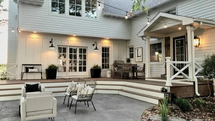 Освещение на веранде частного дома фото OUR PATIO AND MY NEW BRIGHTECH LIGHTS! Proverbs 31 Girl Patio, Outdoor patio lig