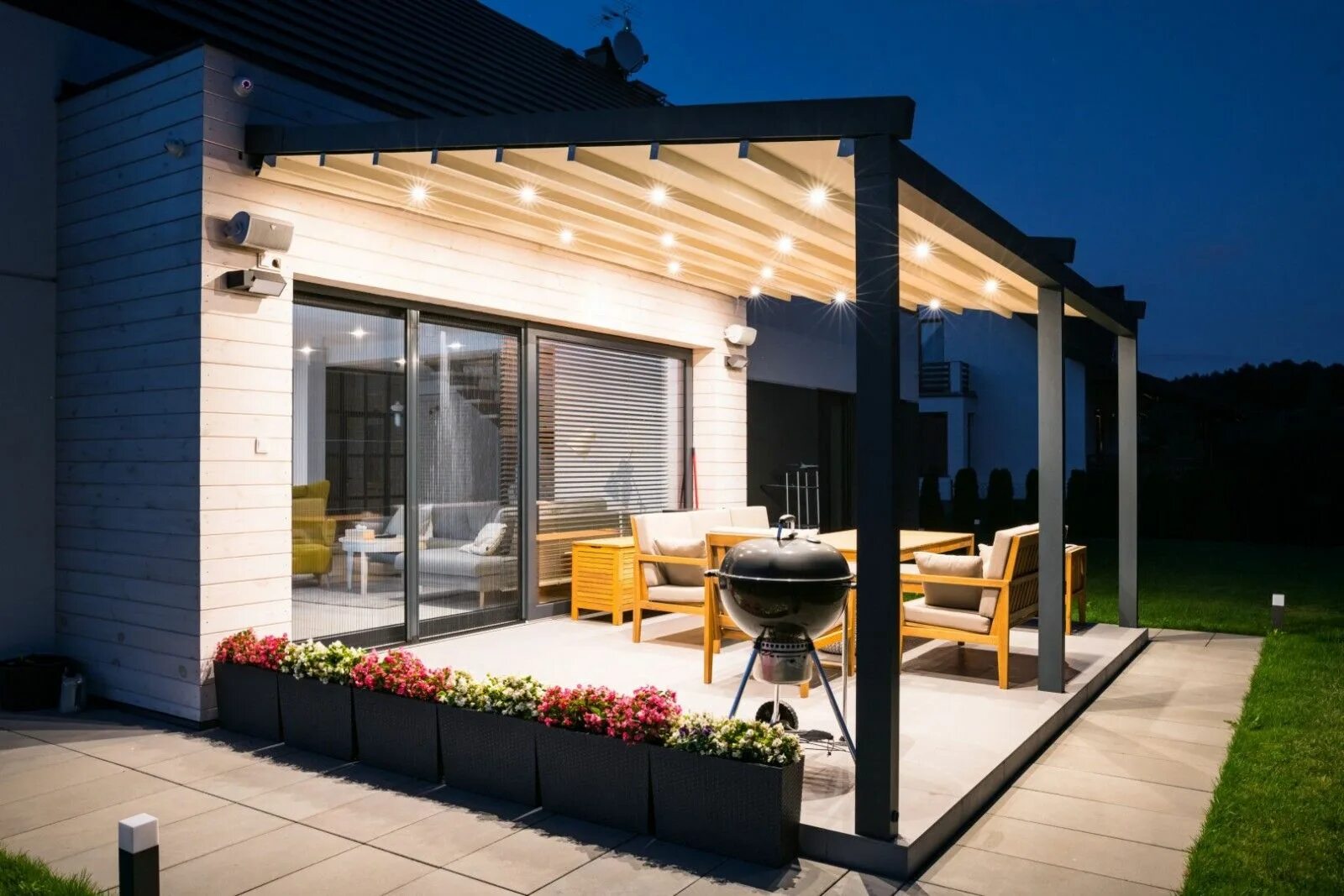 Освещение на веранде частного дома реальные фото Oświetlenie na Taras LED Tarasola Bahçe veranda tasarımları, Pergola patio, Perg