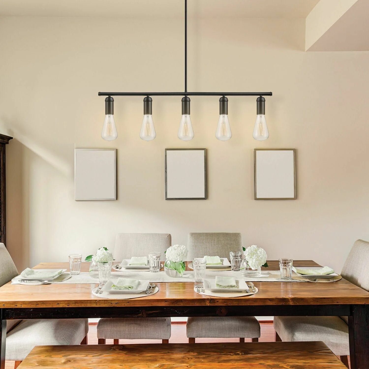 Освещение над кухонным столом фото What We’re Loving This Week: Lemon Wallpaper, an Affordable Light Fixture & More