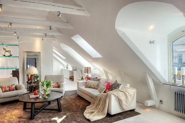 Освещение потолка мансарды фото Pin on Halls Ideas