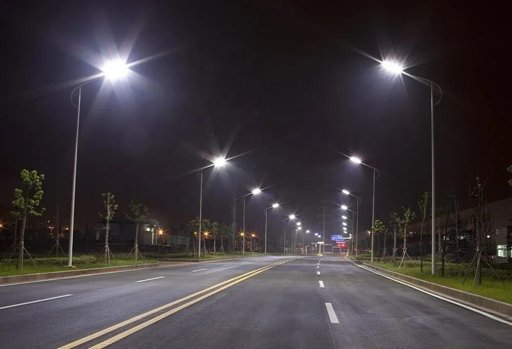 Освещение улиц фото Lampu Jalan Tenaga Surya 40w,Tiang 6m Seri Tg Desain Lux Lengan Tunggal Produk B