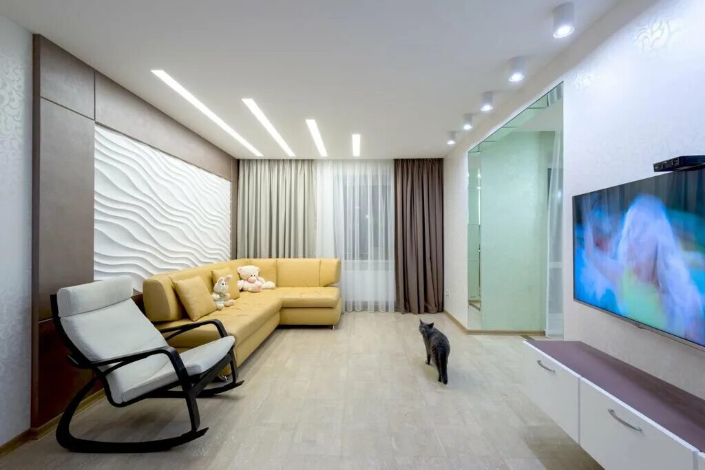Освещение в комнате с натяжным потолком фото Potolki Comfort, stretch ceilings, Russia, Kolomna, ulitsa Sapozhkovykh, 15 - Ya