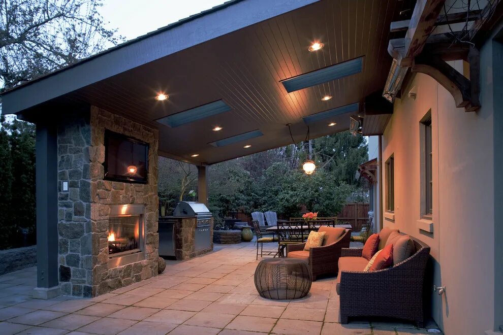 Освещение веранды в частном доме фото дизайн Windermere Outdoor Room - Классический - Дворик - Сиэтл - от эксперта Lakeville 