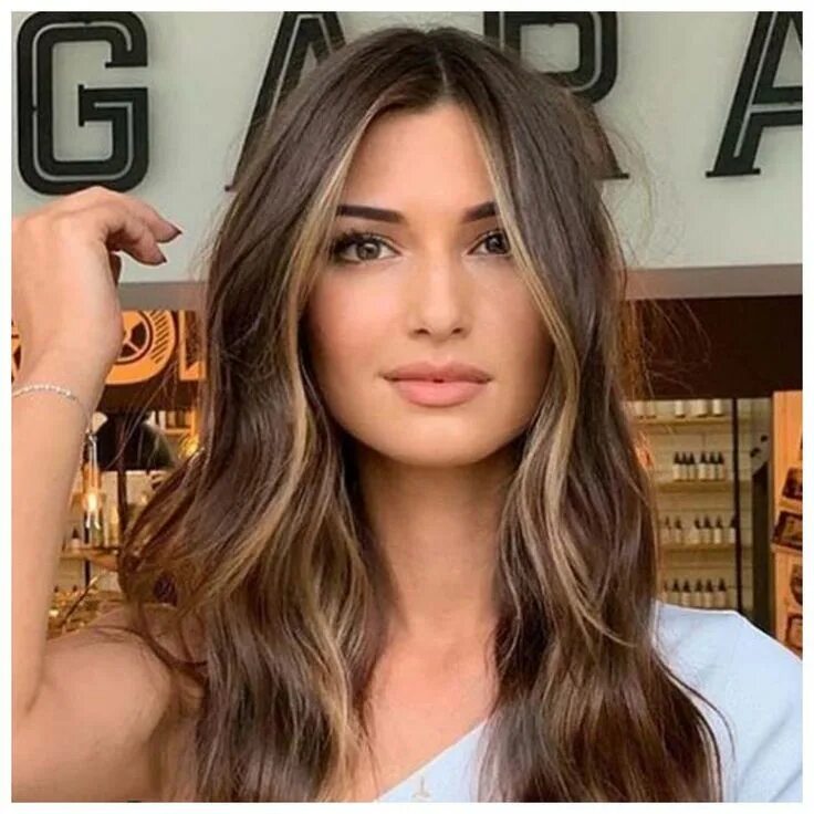 Осветление прядей у лица с челкой фото Pin on Cabelo Mel Brunette hair with highlights, Brown hair subtle highlights, B