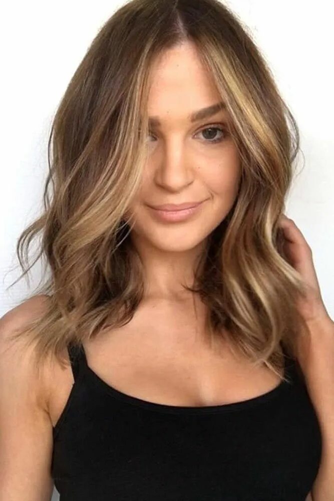 Осветление прядей у лица с челкой фото 45 Flattering Style Options For Brown Hair With Highlights Brown blonde hair, Br