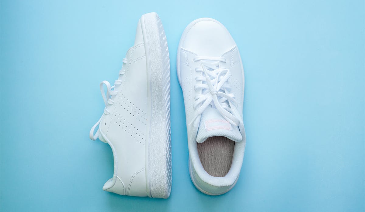 Отбелить обувь на фото онлайн The best way to clean white trainers