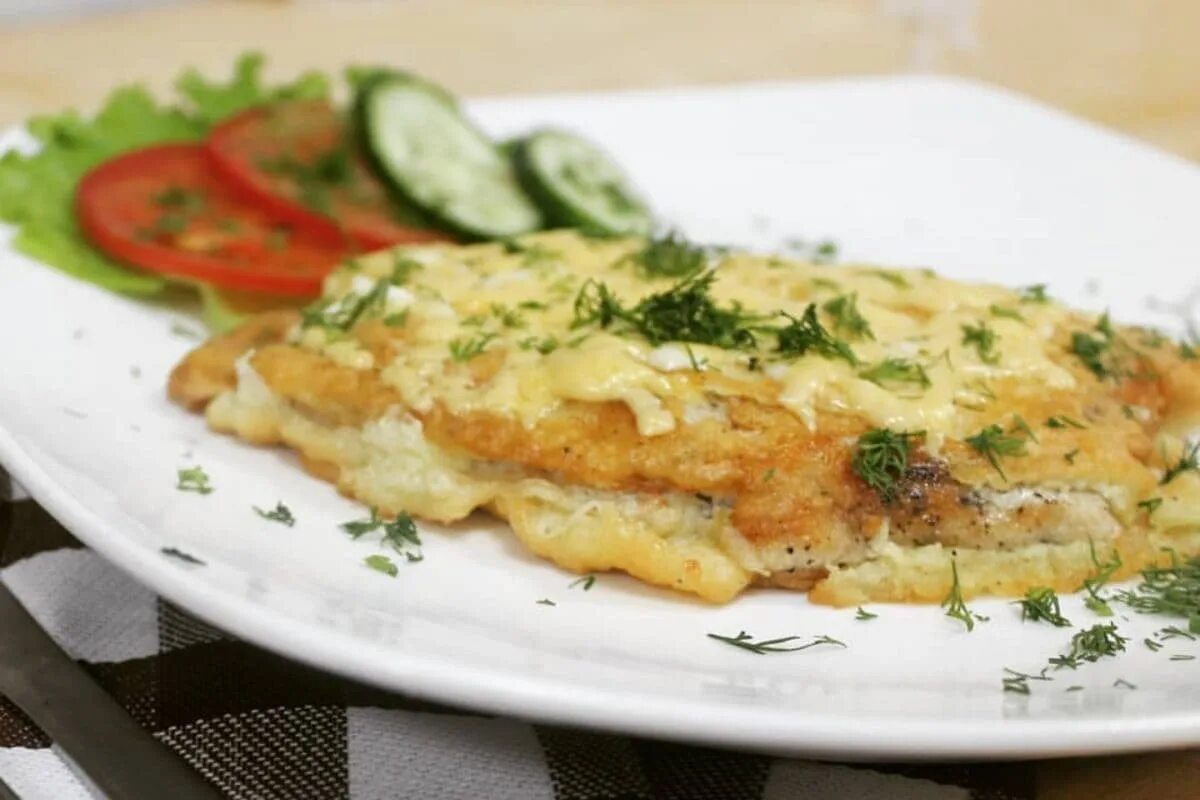 Отбивная куриная с сыром фото Куриное филе "Смак" Доставка обедов по Москве компания Сладим