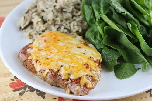 Отбивные из говядины в духовке фото Brown Sugar Pork Chops Recipe Recipe Brown sugar pork chops recipes, Brown sugar
